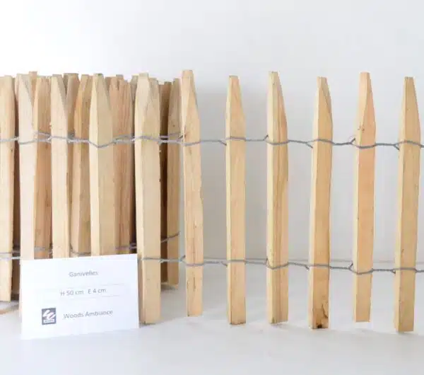 Staketenzaun aus Kastanienholz